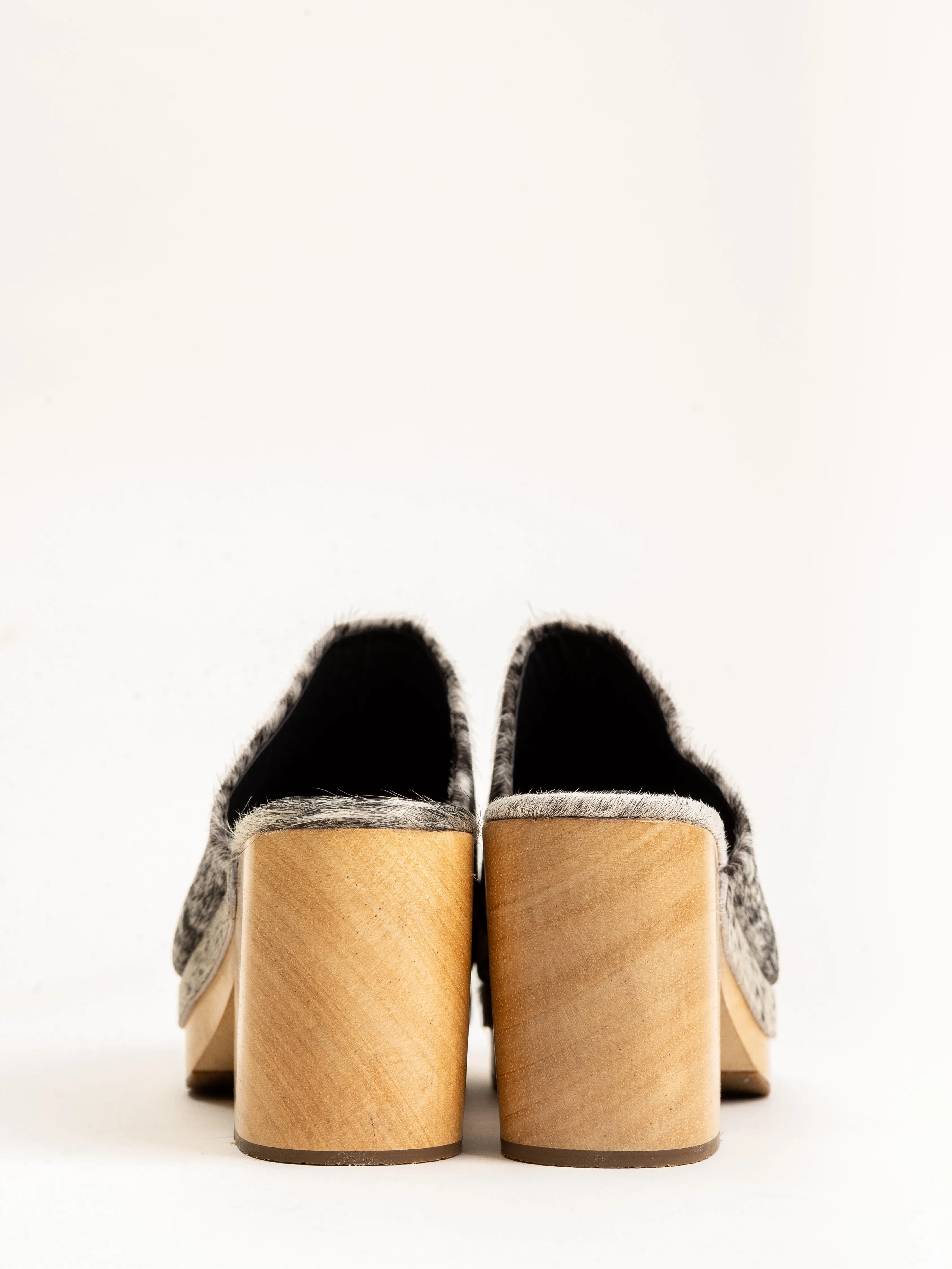 bose clog - black & white haircalf