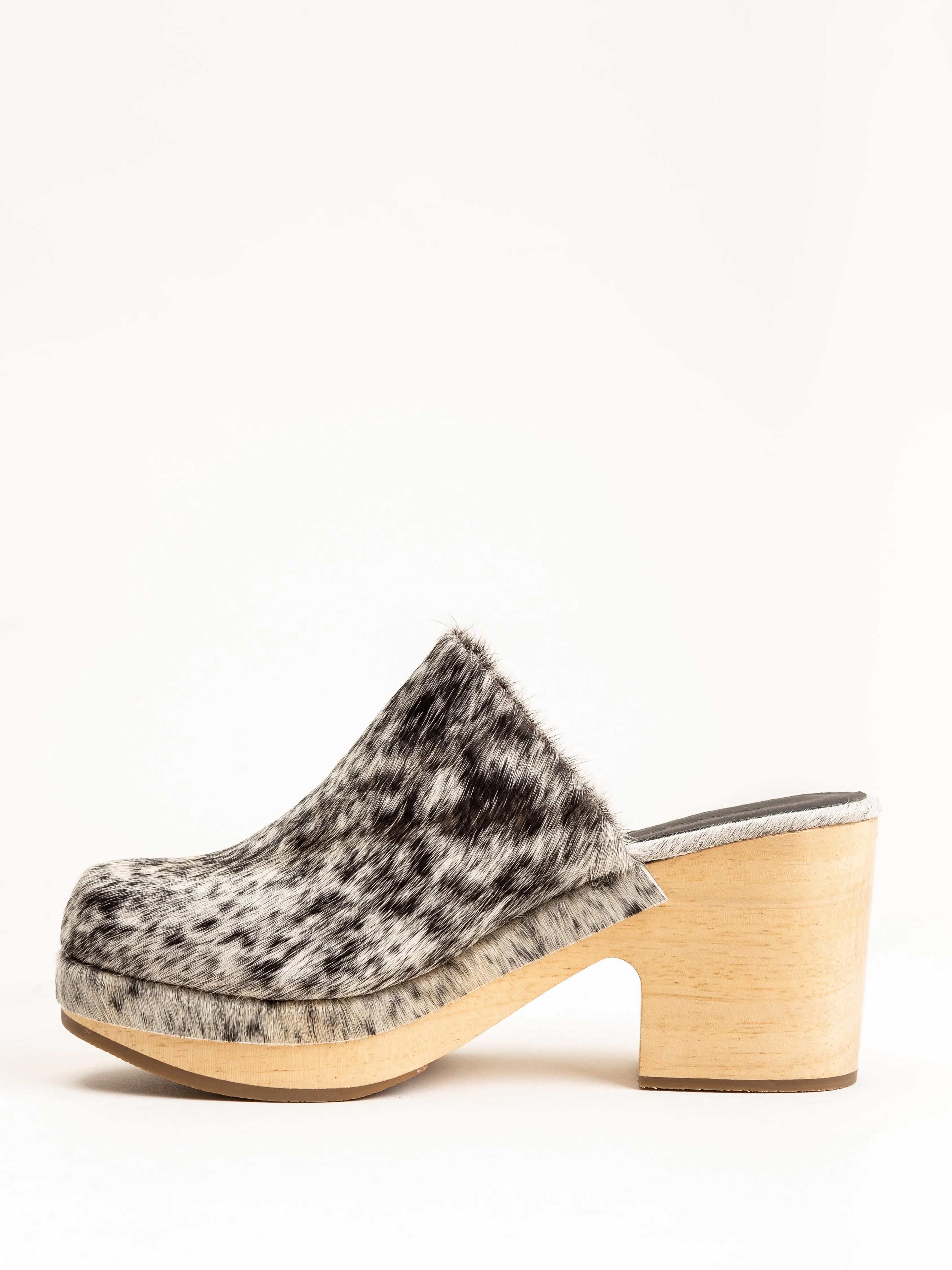 bose clog - black & white haircalf