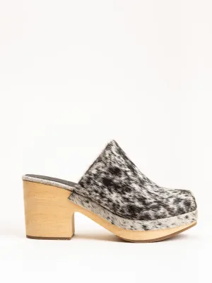 bose clog - black & white haircalf
