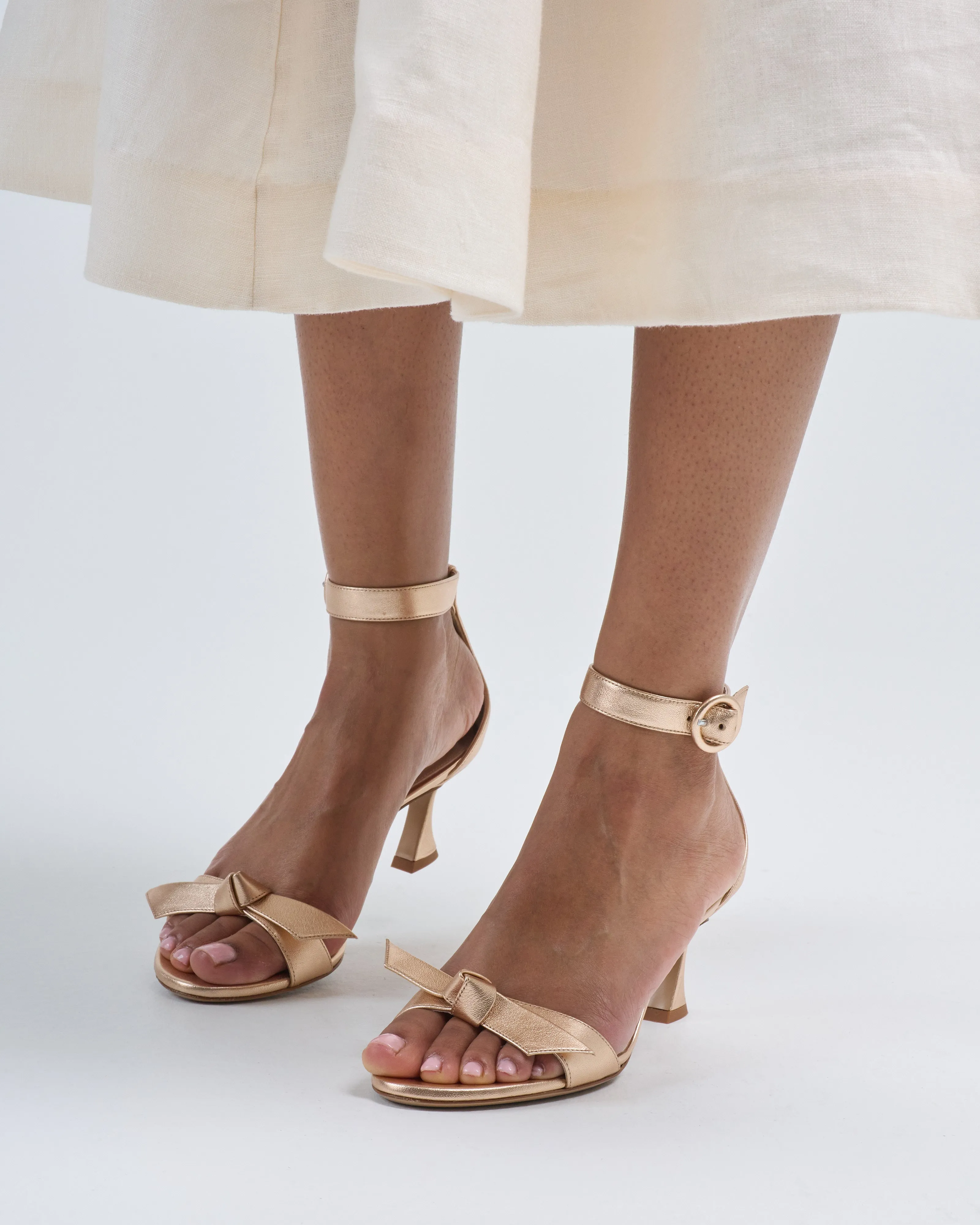 clarita buckle 60