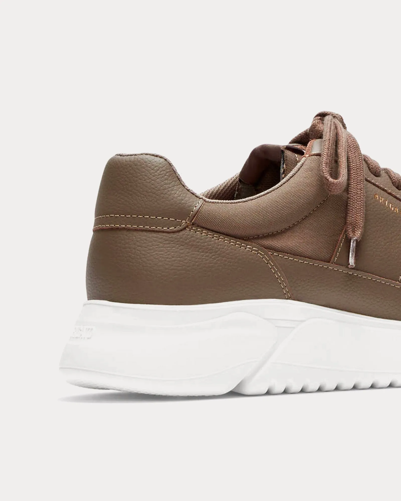 Genesis Vintage Runner Brown / White Low Top Sneakers