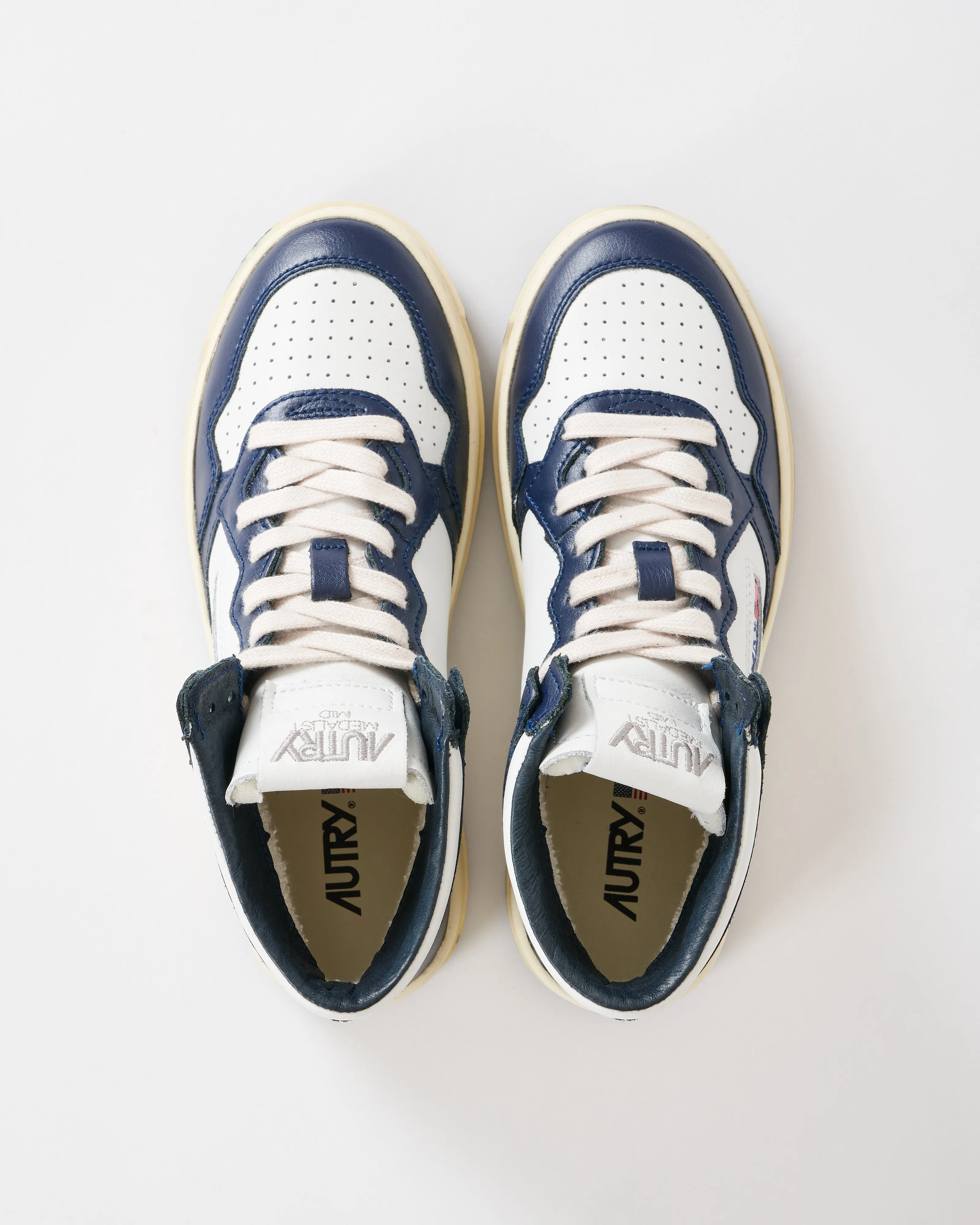 medalist mid sneaker