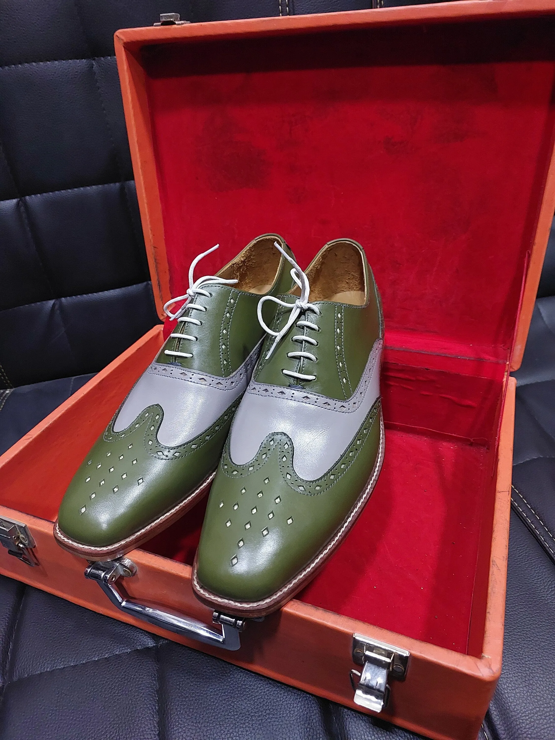 New Men's Handmade Formal Shoe  Leather Lace Up Stylish Wing Tip Dress & Formal Wear Shoes