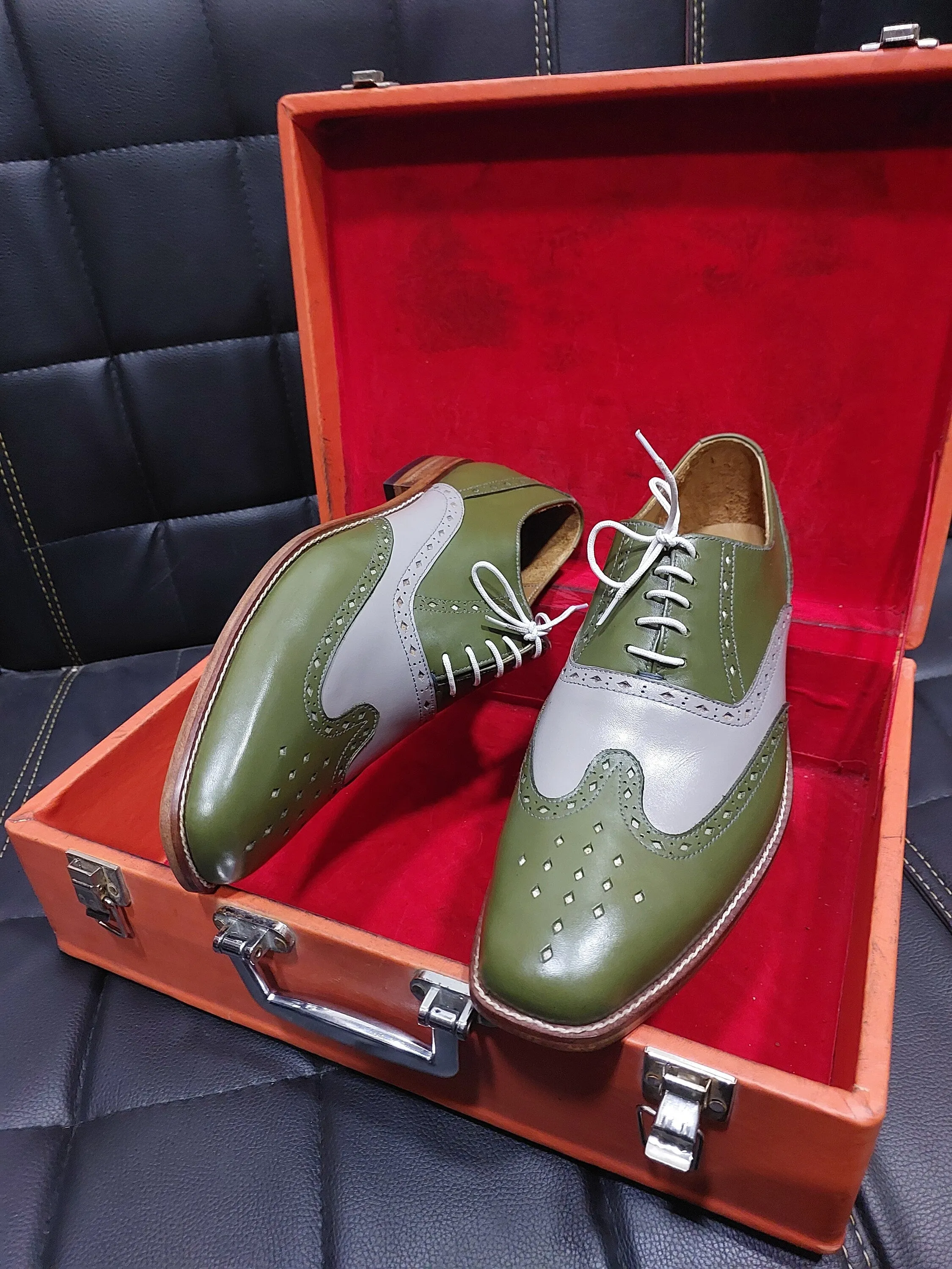 New Men's Handmade Formal Shoe  Leather Lace Up Stylish Wing Tip Dress & Formal Wear Shoes