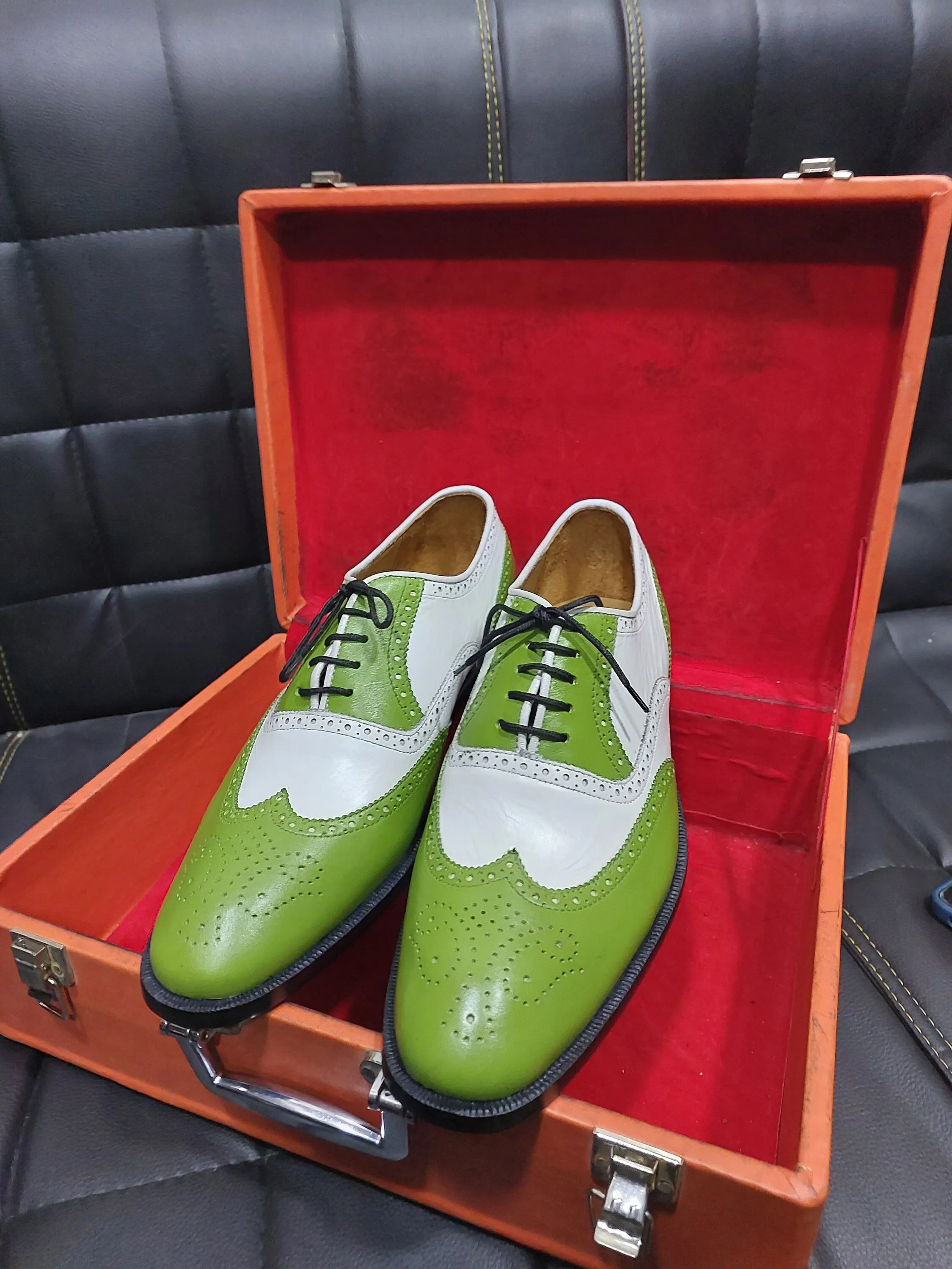 New Men's Handmade Formal Shoe  Leather Lace Up Stylish Wing Tip Dress & Formal Wear Shoes