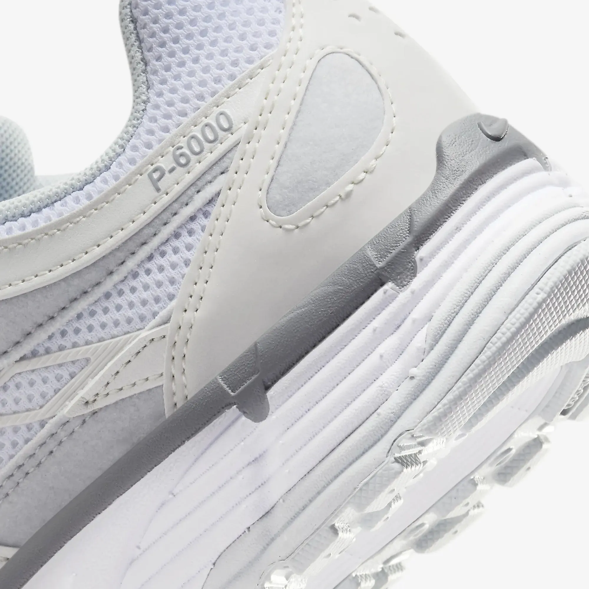 Nike | P-6000  { MTLC SUMMIT WHT/WHITE-PURE PLATINUM