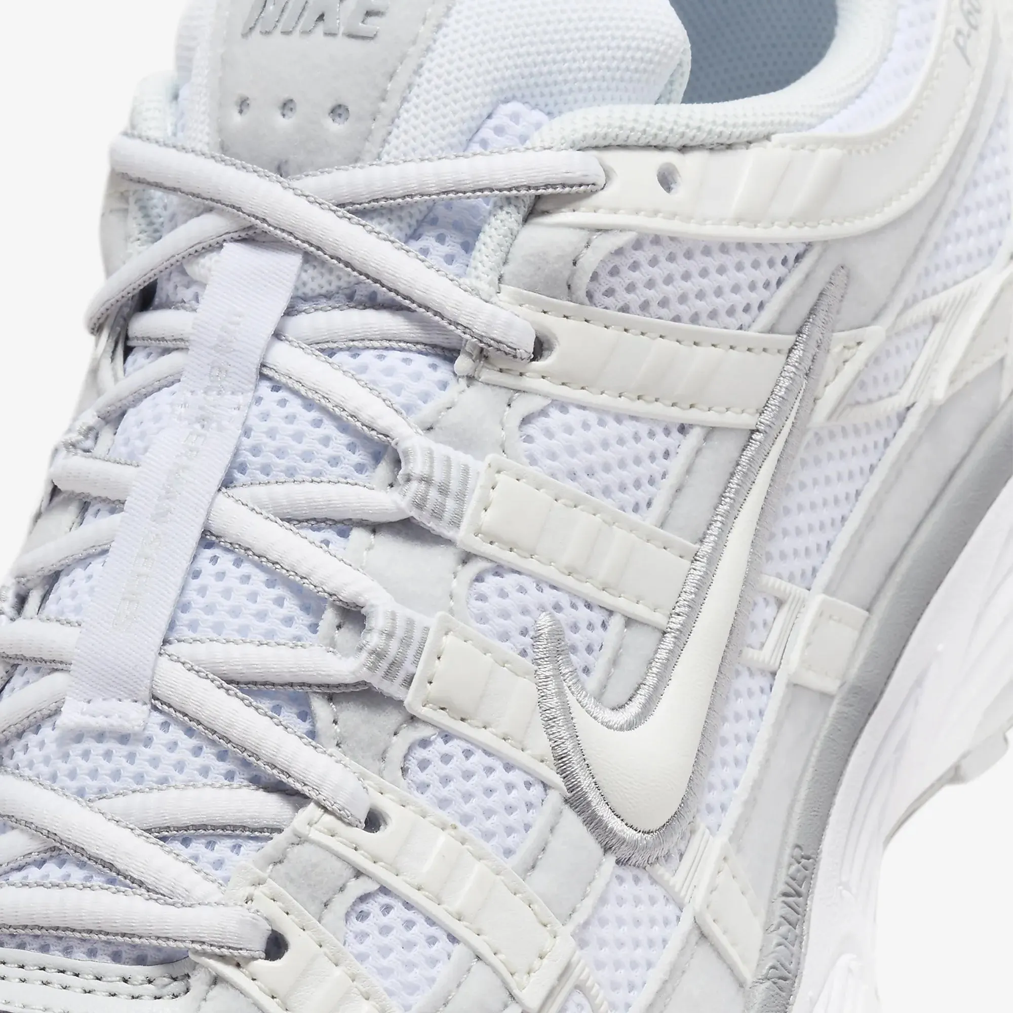 Nike | P-6000  { MTLC SUMMIT WHT/WHITE-PURE PLATINUM