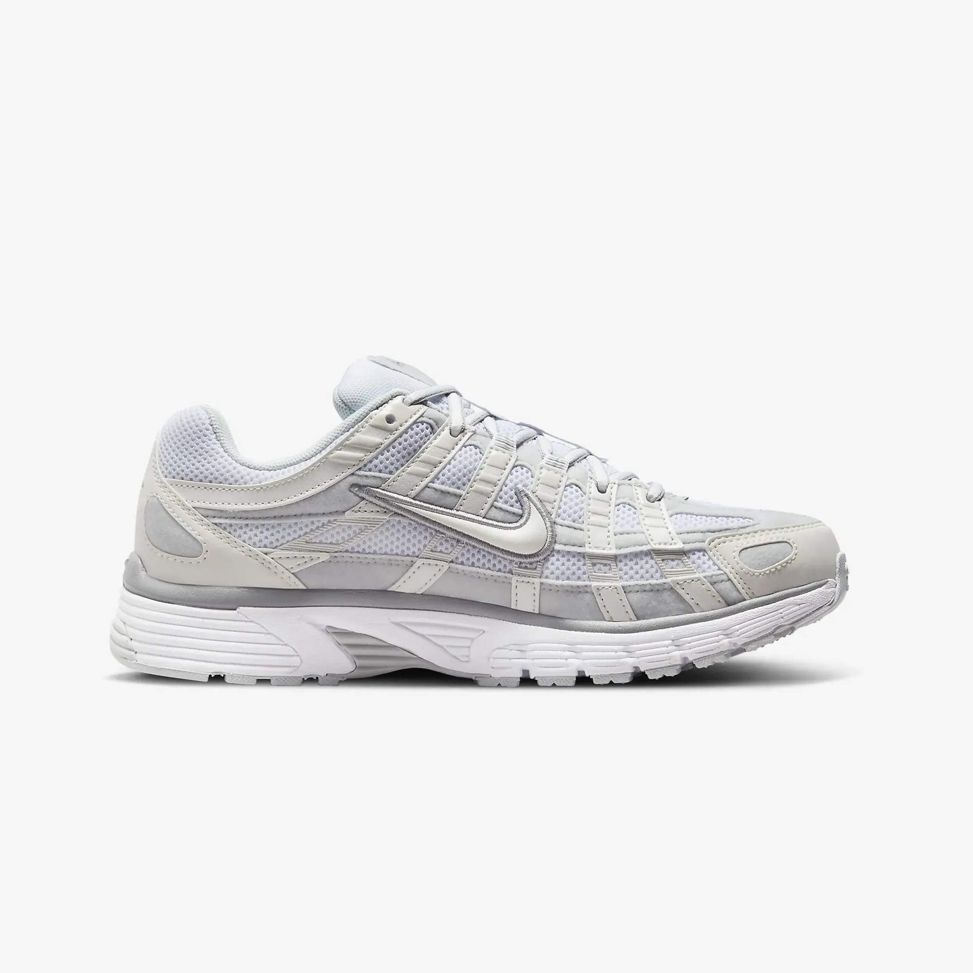 Nike | P-6000  { MTLC SUMMIT WHT/WHITE-PURE PLATINUM
